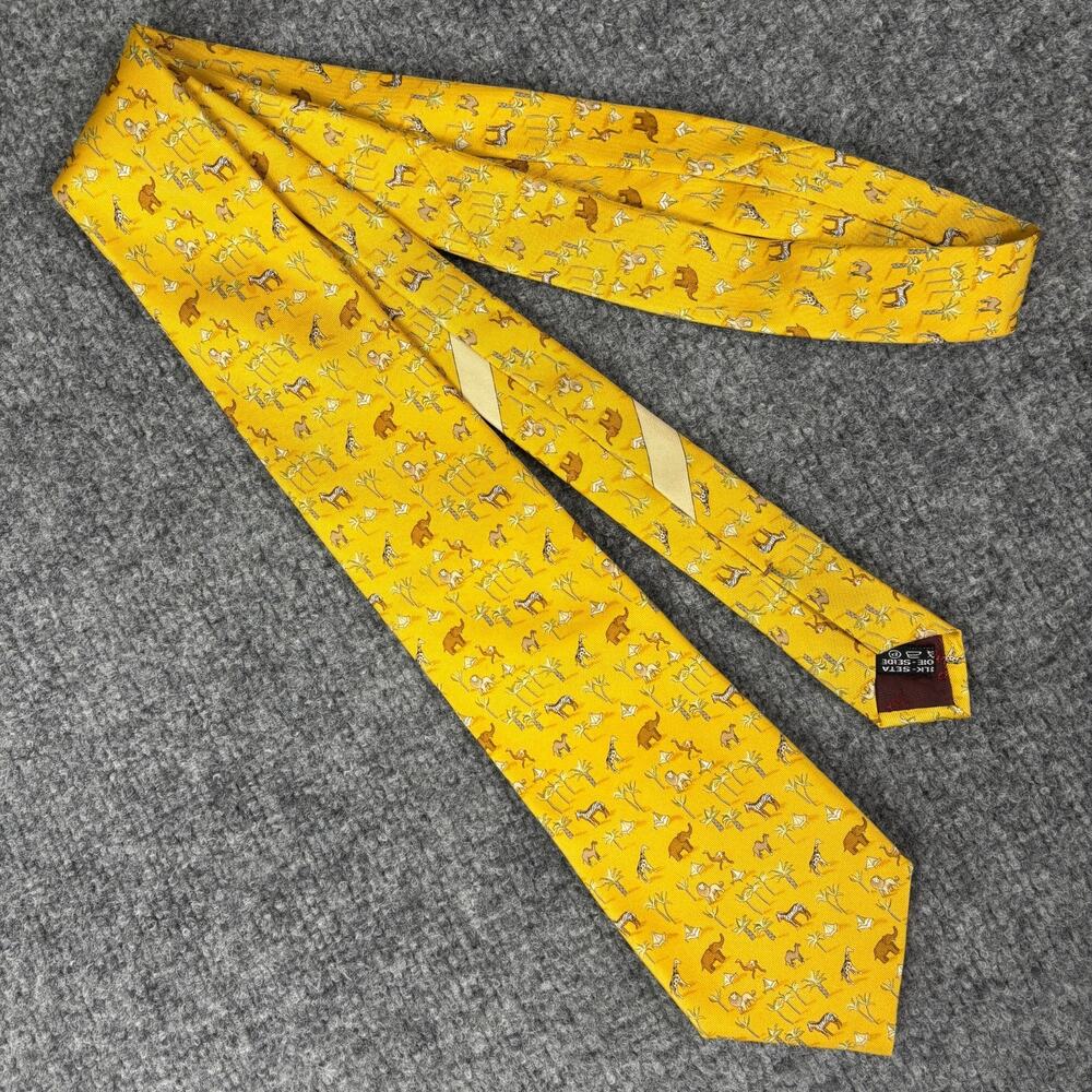 SALVATORE FERRAGAMO TIE YELLOW ANIMAL & PALM TREE PATTERN 100% SILK Italy